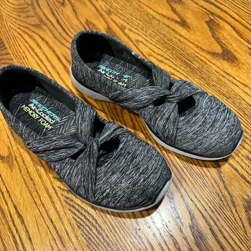 Sketchers casual shoes
